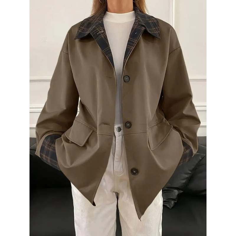 Braune Damenjacke mit Karokonterkragen