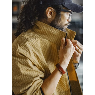 Herrenjacke mit Reißverschluss – Hoher Kragen und Karomuster