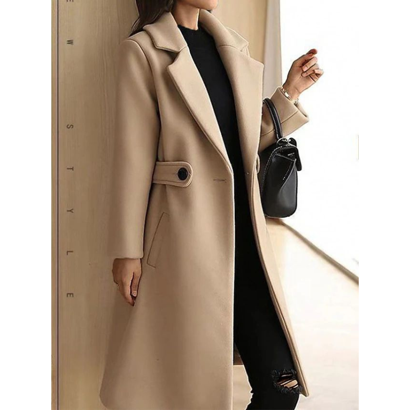 Figurbetonte Winterjacke mit Taillengürtel