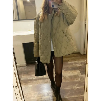 Losvallende Damen Winterjacke – Eleganz und Gemütlichkeit