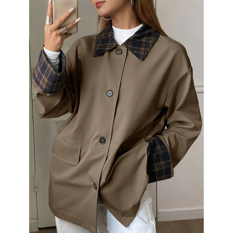 Braune Damenjacke mit Karokonterkragen