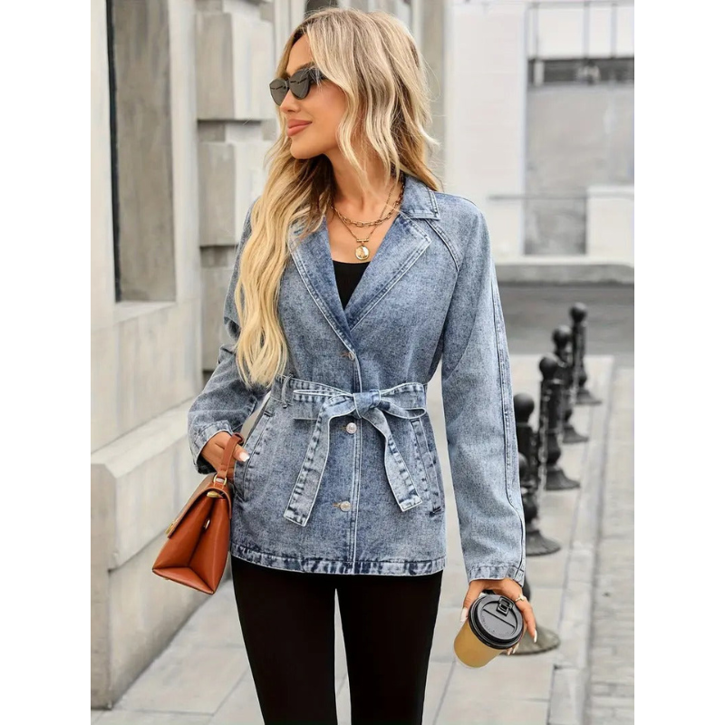 Frauen Denim-Jacke mit Gürtel – Acid-Wash-Design
