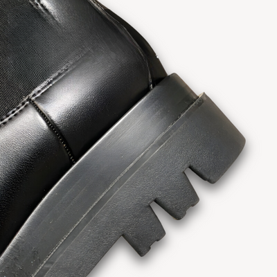 Damen Schwarze Chelsea Boots aus Leder – Chunky Sohle & Bequemer Slip-On Stil