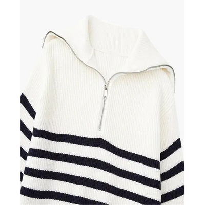 Gestreifter Strick-Pullover mit Reißverschluss