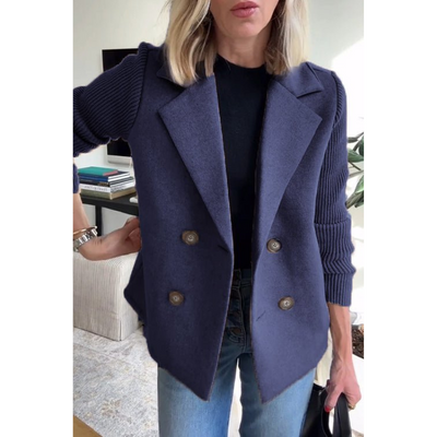 Zweischichtiger Blazer mit Strickärmeln