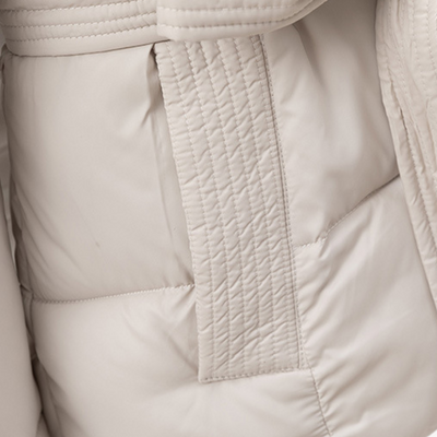 Damen Winterjacke mit Kapuze und Gürtel – Leicht und Warm, Wattiert