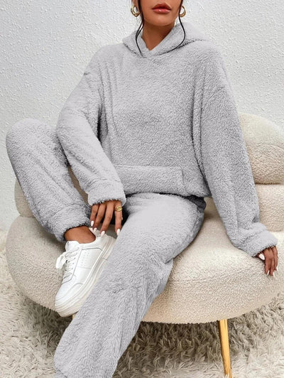 Frauen Fleece Set – Kuscheliger Hoodie und Hose für die Winterzeit